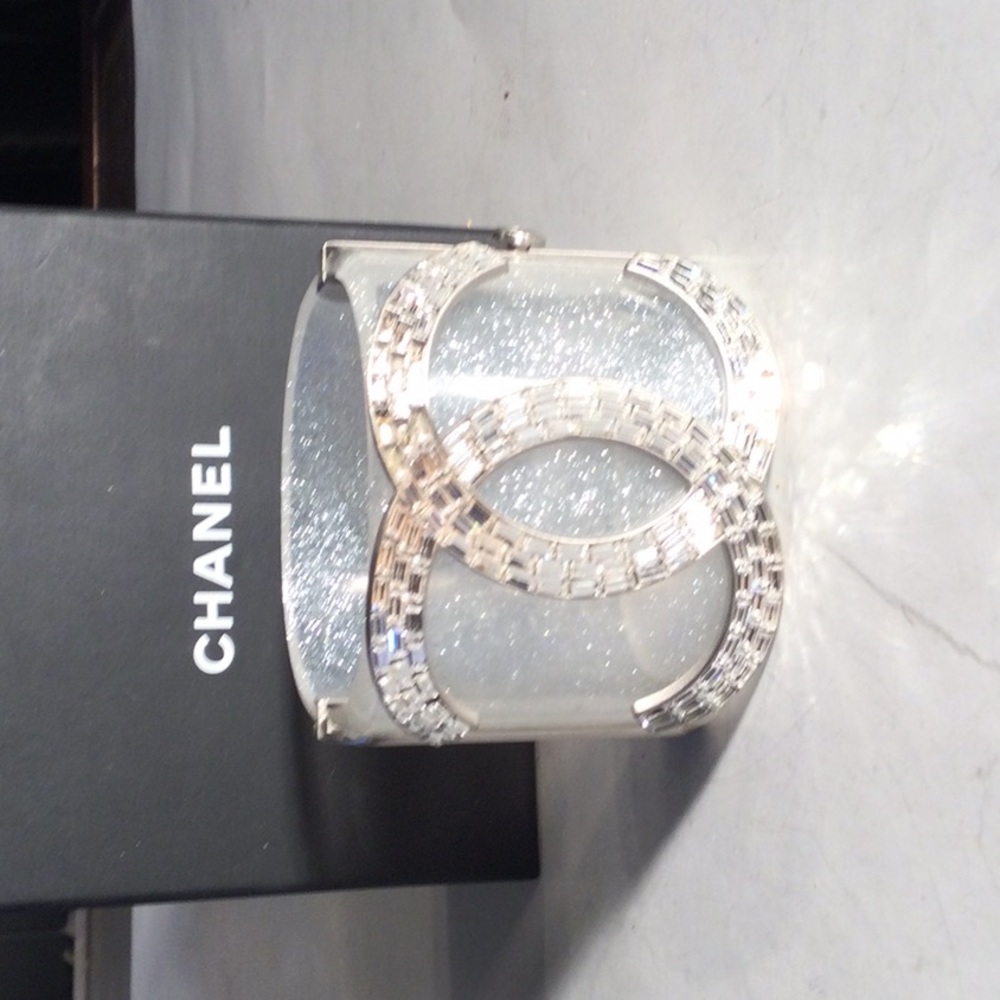 ANTIQUE CHANEL RINESTONE CUFF